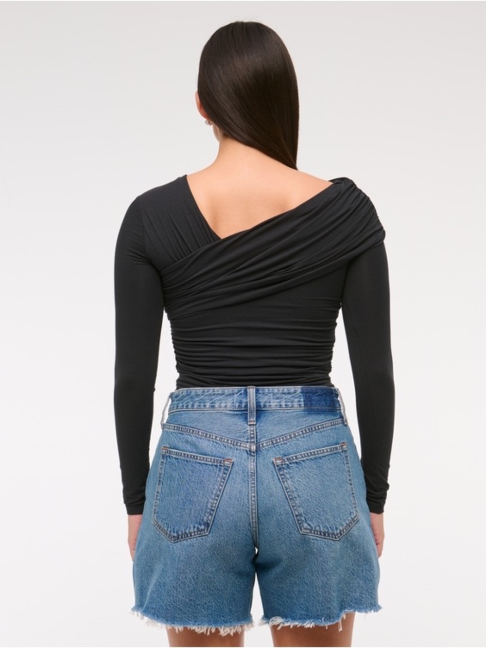 Abercrombie & Fitch 12L Ultra High Rise 90s Straight Cut Off Jean Denim Shorts - Picture 2 of 9